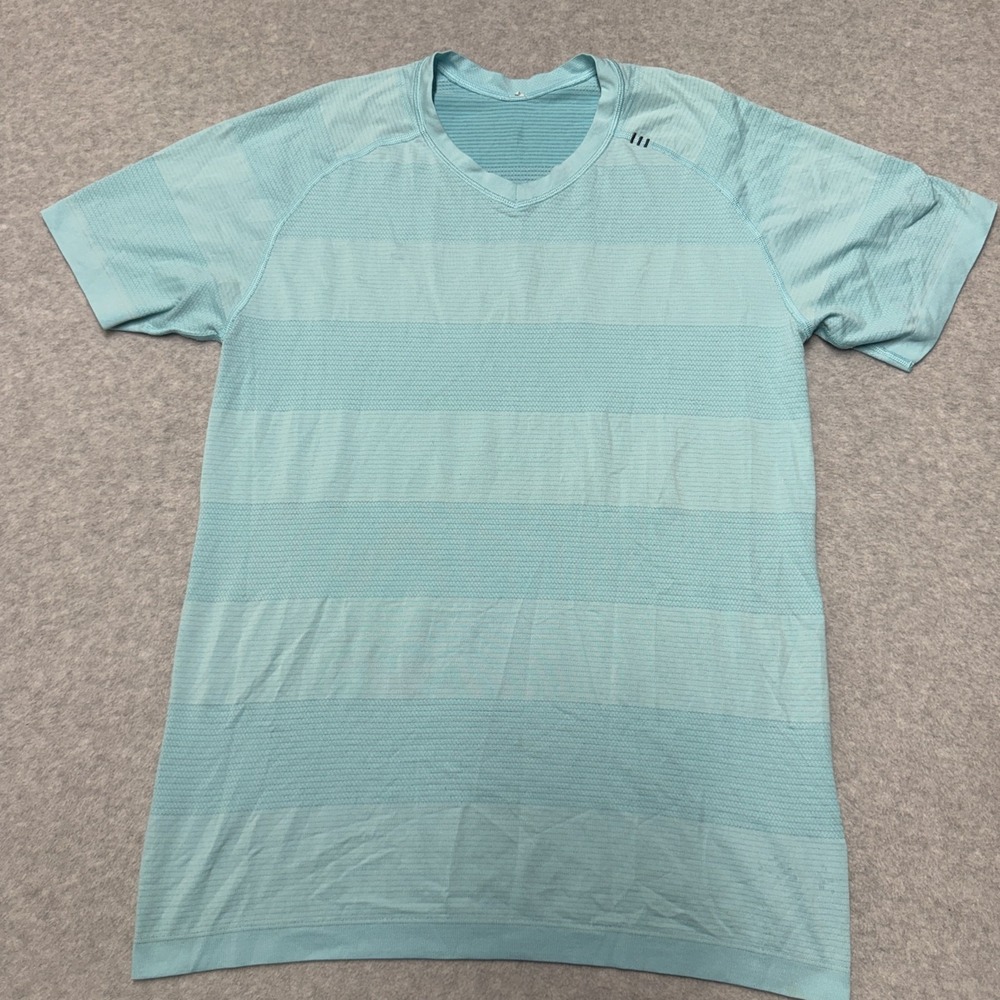Lululemon Shirt Mens M Blue Striped V-Neck Short Sleeve Athletic Performance Tee